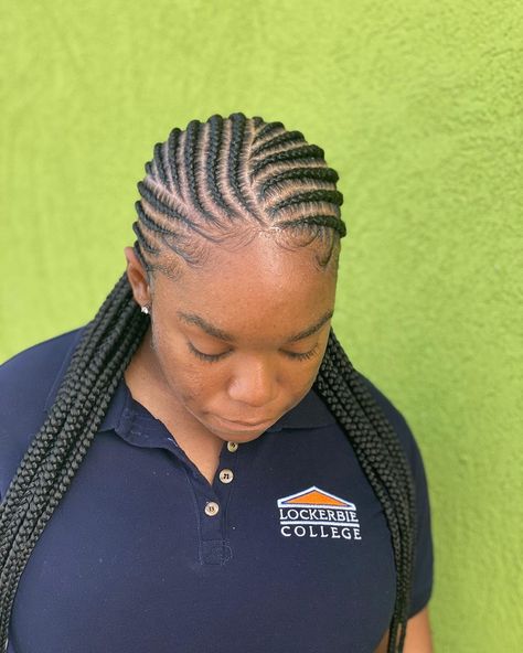 Plait Backs On Black Women, Braid Cornrows, Back Lines Hairstyle, Back Lines Braids, Small Cornrow Braids, Straight Back Hairstyle, Small Cornrows Braids Straight Back, Straight Back Cornrows Natural Hair, Lines Hairstyles African