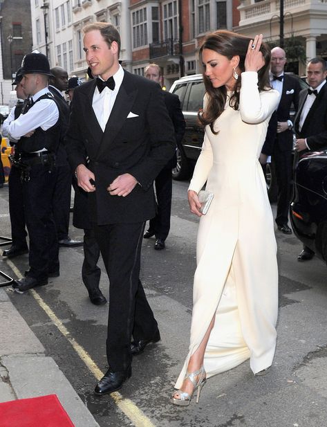 They broke up for a period of time in 2007. Kate Middleton Aesthetic, Princess Of Wales Kate, Attic Window, Princess Katherine, Queen Kate, Will And Kate, Kate Middleton Prince William, Kate Middleton And Prince William, Sewing Labels