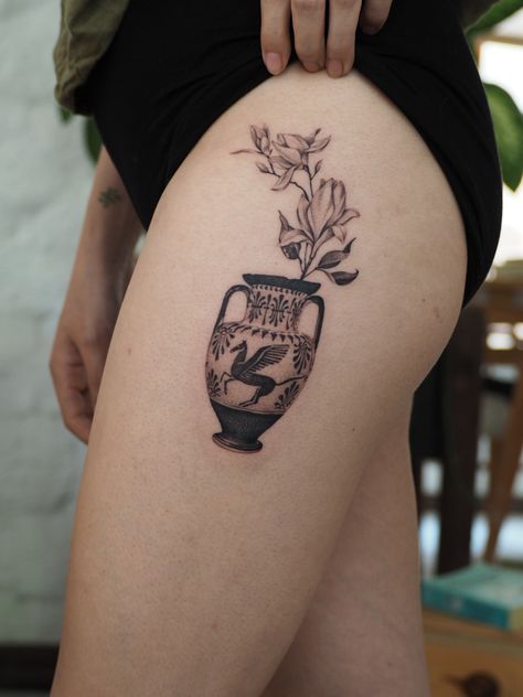 #tattoo #tattooideas #tattoofloral #floraltattoo #pegasustattoo #tattooart Hercules Vase Tattoo, Greek Jar Tattoo, Greek Urn Tattoo, Ancient Greek Vase Tattoo, Greek Pot Tattoo, Amphora Tattoo, Greek Vase Tattoo, 3rl Tattoo, Pegasus Tattoo