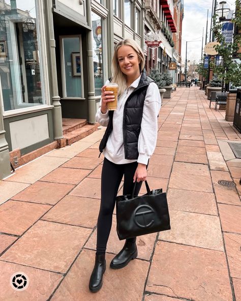 What to Wear for a Quick Trip To Denver - A Jetset Journal Denver Outfits Fall, Fall Weekend Getaway Outfits, Pack For New York, New York In Winter, Weekend In Denver, Pack For Europe, Women's Style Tips, Fall Weekend Getaway, Weekend Getaway Outfits