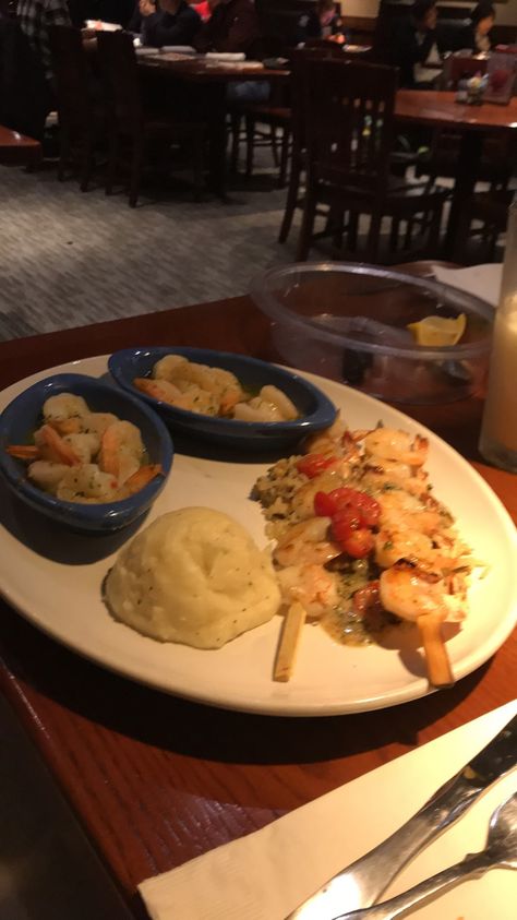 Red Lobster Nov 2017 Shrimp Alfredo Red Lobster, Red Lobster Aesthetic, Lobster Rolls Aesthetic, Red Lobster Food Pictures, Royal Red Shrimp, Red Lobster Restaurant, Red Lobster, Instagram Story Ideas, Food Pictures