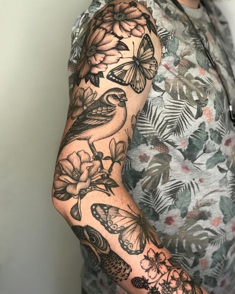 Feminie Tattoos, Scientific Tattoo, Unique Tattoos For Men, Cuff Tattoo, Magnolia Tattoo, Nature Tattoo Sleeve, Forearm Tattoo Women, Mermaid Tattoos, Botanical Tattoo