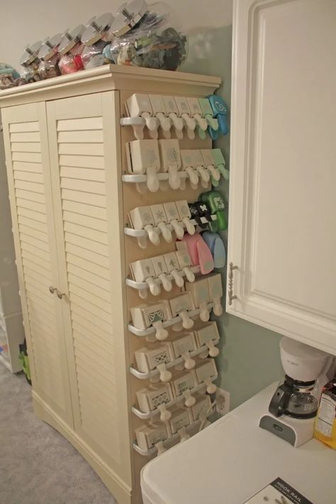 Scrapbook Room Ideas, Scrapbook Room Organization, Scrapbooking Organization, Sewing Craft Room Ideas, Scrapbooking Storage, Punch Storage, Craft Room Organization Ideas, Craftroom Ideas, Scrapbook Rooms