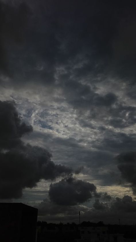 Black Weather Aesthetic, Asthetic Rain Pic, Aesthetic Weather Pictures, Rainy Clouds Snap, Rainy Weather Snap, Cloudy Rainy Sky Aesthetic, Black Clouds Aesthetic, Dark Weather Aesthetics, Rain Sky Aesthetic