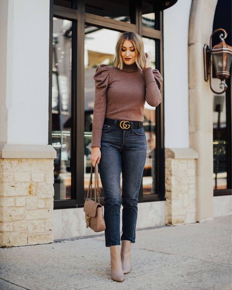 Puff Sleeve Sweater Outfit, Fall Evening Outfit, Top With Black Jeans, Style Inspo 2023, Black Heels Outfit, Crew Neck Outfit, Job Clothes, Fall Evening, Casual Fall Outfit