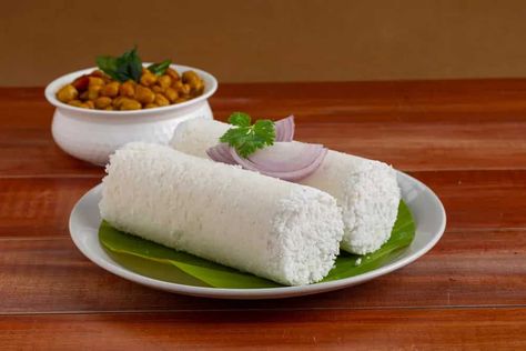 Puttu Kadala Curry, Puttu Kerala, Kadala Curry Kerala, Kerala Meals, Authentic Breakfast, Kadala Curry, Breakfast Alternatives, High Fiber Breakfast, Black Chickpeas