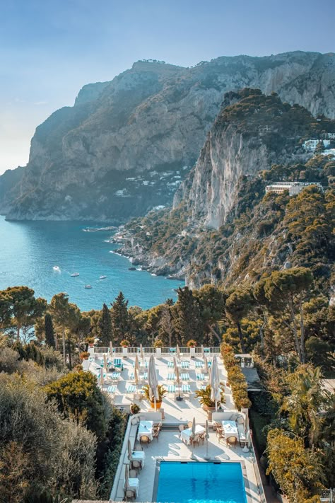 Amalfi Coast Guide, Capri Italia, Best Places In Italy, Summer In Italy, Capri Island, Day Dreaming, Sustainable City, Capri Italy, Places In Italy