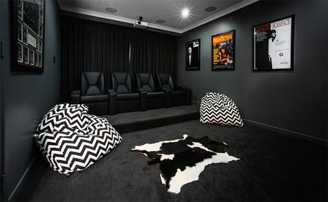 20 Well-Designed Contemporary Home Cinema Ideas for the Basement Home Theatre Design, Media Room Seating, Cinema Idea, Theater Room Decor, Small Home Theaters, Movie Room Decor, Home Cinema Room, At Home Movie Theater, Urban Interiors