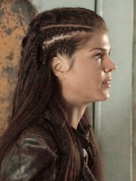 Octavia Blake - the 100 - hairstyle The 100 Hairstyles, 100 Hairstyles, Octavia Blake, Viking Braids, Viking Hair, Hair Pictures, Elegant Hairstyles, Braid Styles, Hair Updos