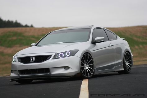 Japan Cars Wallpaper, Honda Accord Custom, Chevrolet 2017, Honda Accord Coupe, 2012 Honda Accord, Bentley Car, Best Classic Cars, Car Upholstery, Honda Cars