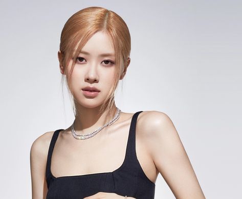 Tiffany & Co. Celebrates the Global Launch of the Tiffany Lock Collection with a New Campaign Starring Brand Ambassador ROSÉ - Tiffany Tiffany Diamond, Rose Icon, Tiffany And Co, Brand Ambassador, Blackpink Rose, Luxury Accessories, Sparkle Diamonds, Yg Entertainment, Tiffany & Co.