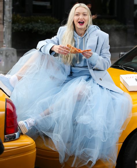 Maybelline Photoshoot, Anya Taylor Joy, Elle Fanning, Gigi Hadid, Bella Hadid, On Set, Maybelline, Long Skirt, Tulle Skirt