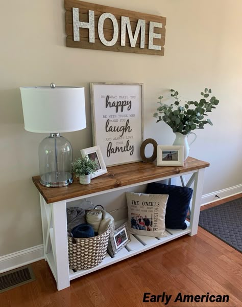 White Wood Console Table, Farmhouse Style Entry Table, Console Farmhouse Decor, Farmhouse Living Room Side Tables, Side Living Room Table Decor, Narrow Nook Ideas, Diy Farmhouse Console Table, Side Table Decor Living Room Farmhouse, Kitchen Side Table Decor