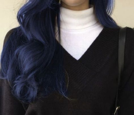 Streaks Aesthetic, Indigo Hair, Midnight Blue Hair, Blue Hair Aesthetic, Dark Blue Hair, Zodiac Academy, Hair Streaks, Dye My Hair, Hair Dye Colors