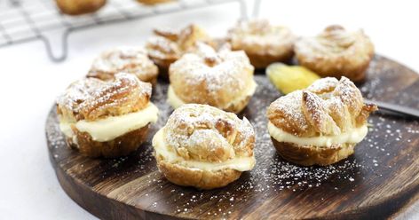 These little pastry puffs are like profiteroles but a whole lot easier to make. Fill them with a tangy lemon cream for a tasty dessert. Homemade Cream Puffs, Cream Puff Filling, Keto Pudding, Malva Pudding, Oreo Pudding, Cream Puff Recipe, Avocado Pudding, Puff Recipe, Pretty Dessert