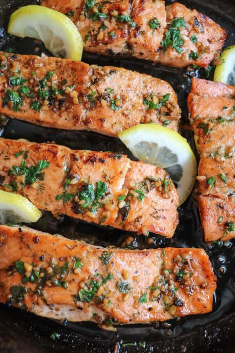 Lemon Herb Marinade, Salmon Marinade Recipes, Crockpot Drinks, Grilled Salmon Recipe, Herb Marinade, Herb Crusted Salmon, Herb Salmon, Salmon Marinade, Grilled Salmon Recipes