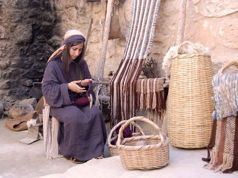 Free visuals:  Life in Bible times: Weavers and Looms  Life in Bible times. Weavers, spindles and looms. Bible overview Nazareth Village, Biblical Costumes, Bible Overview, Journey To Bethlehem, Nativity Costumes, Bethlehem Christmas, Christmas Program, Jesus Stories, Bible Time