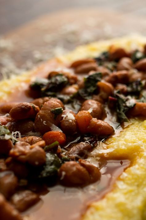 Grits with beans and chard Cooking Grits, Cooking Polenta, Heirloom Beans, How To Cook Polenta, Pepper Recipe, Aleppo Pepper, Chard Recipes, Red Quinoa, Creamy Polenta