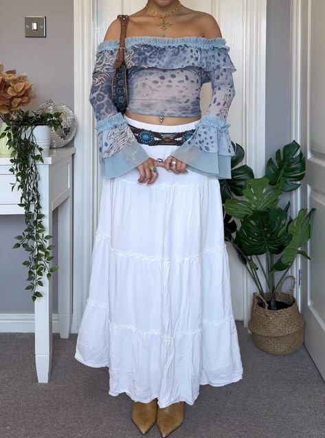 Long Skirt Outfit Inspo Aesthetic, Flowy Dress Aesthetic, Flowy Outfit, Flowy Outfits, White Skirt Outfits, White Long Skirt, Earthy Outfits, Estilo Hippie, White Skirt