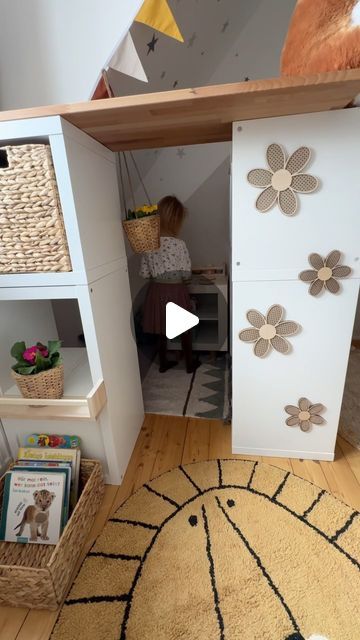 Mala Hack Ikea, Kallax Dollhouse Hack, Ikea Kallax Hack Kids, Kallax Montessori, Kallax Lego, Kallax Hack Kids, Ikea Kallax Kids Room, Ikea Playroom Ideas, Ikea Hacks Kids