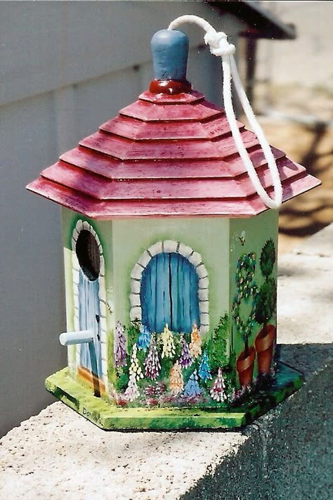 1000+ ideas about Painted Birdhouses on Pinterest | Birdhouses, Rustic Birdhouses and Bird Feeders Fairy Bird Houses Ideas, Bird Boxes Ideas Painted, Bird Feeders Painted, Hand Painted Bird Houses, Hand Painted Birdhouses Ideas, Bird Feeder Painting Ideas, Painting Birdhouses Ideas, Cute Birdhouse Painting Ideas, Funky Birdhouses