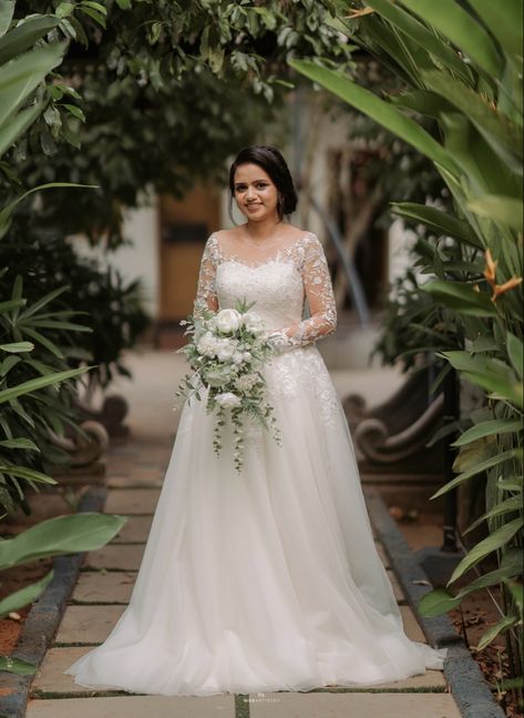 Tulle gown with floral appliqué Christian Bride Look, Wedding Gowns Christian, Christian Gowns Wedding Dresses, Wedding Frocks The Bride, Wedding Frocks Gowns White, Christian Bride Gowns, Christian Wedding Dresses, Christian Bridal Gown, Bridal Pic