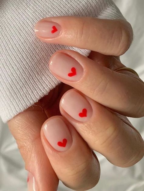 short nude nails with a red heart accent Cute Heart Nails, Heart Nail Designs, Heart Nail Art, Nail Designs Valentines, Short Nails Art, Short Nail Designs, Cute Heart, Manicure Y Pedicure, Heart Nails