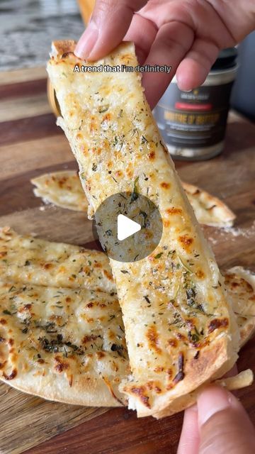 Samiya Jakubowicz | Cheesy Garlic Tortilla 🔥🔥  Light, cheesy, flavorful. Layered & cook until golden brown.  You can make it in the air fryer or oven.... | Instagram Italian Quesadilla, Light Meal Ideas, Garlic Tortilla, Tortilla Sandwiches, Tortilla Ideas, Tortilla Recipes, Cabbage Recipes Healthy, Favorite Casserole Recipes, Cheesy Garlic Bread