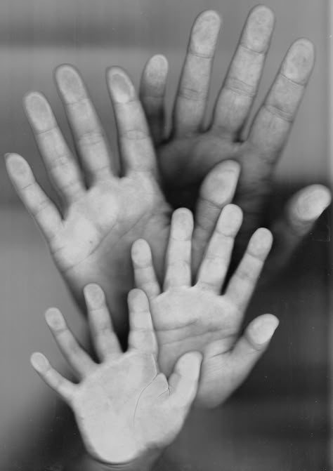 Picture Perfect Family Aesthetic, Parents Aesthetic Wallpaper, Family Hand Pictures, Gentle Parenting Aesthetic, Family Of 4 Silhouette, Family Hands Photography, Dark Family Aesthetic, Parents And Daughter Aesthetic, Single Parent Family Pictures