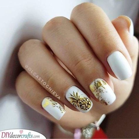 Pineapple Nail Design, Spring Nails 2023, Pineapple Nails, Gold Nail Designs, Gold Nail Art, Tropical Nails, Summer Nail Art, Gold Nail, White Nail Polish