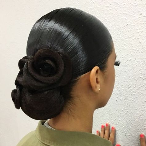 Middle Bun, Ballroom Dance Hairstyles, Bun Slick, Hairstyles Low Bun, Dancing Makeup, Latin Hairstyles, Ballroom Hairstyles, Ballroom Dance Hair, Slicked Hair