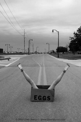 b7a11ab88514b40b60a4824ca916049c Whatever Forever, Black N White Images, An Egg, Fun Comics, Artistic Photography, Pics Art, Black And White Photography, Your Head, Funny Photos