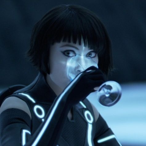 Tron Pfp, Olivia Wilde Tron Legacy, Quorra Tron, Olivia Wilde Tron, Tron 1982, Women Of Science, Tron Legacy, Olivia Wilde, Game Icon