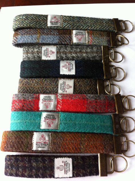 Sewed Gifts For Men, Tartan Crafts, Tweed Bag, Sewing To Sell, Handbag Charms, Tweed Fabric, Harris Tweed, Fabric Projects, Purse Charms