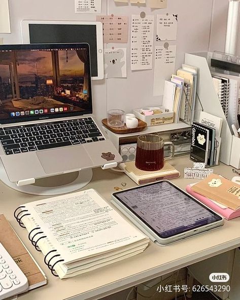 Work Esthetics, Study Esthetics, Chinese Study Room, Dorm Desk, Studera Motivation, Study Vibes, Study Desk Decor, Aesthetic Study, Leftover Cake