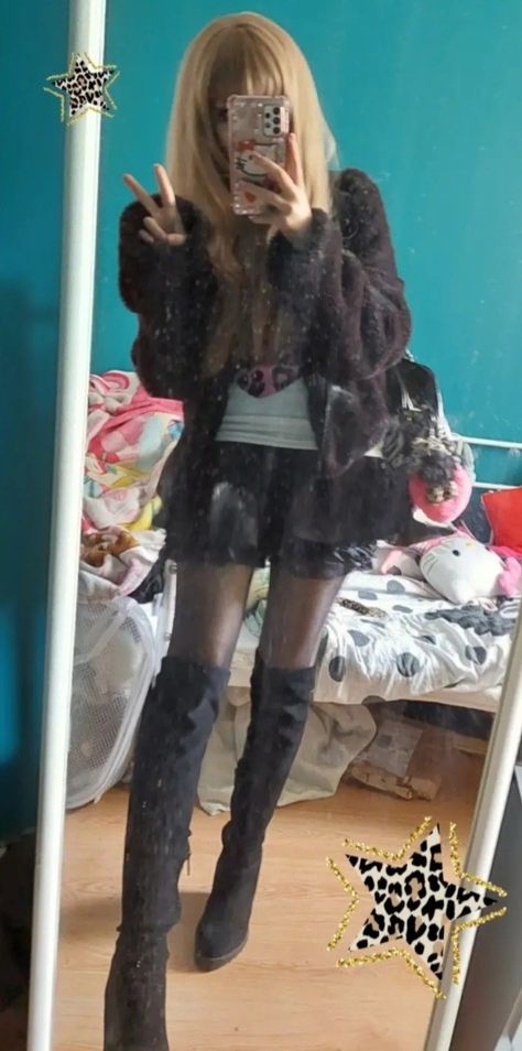 Gyaru Skirt Outfit, Emo Gyaru Fashion, Oraora Gyaru Outfits, Modern Gyaru Fashion, Ane Gyaru Outfit, Oraora Gal, Gyaru Simple Outfit, Tsuyome Gyaru Fashion, Gyaru Outfits Ideas