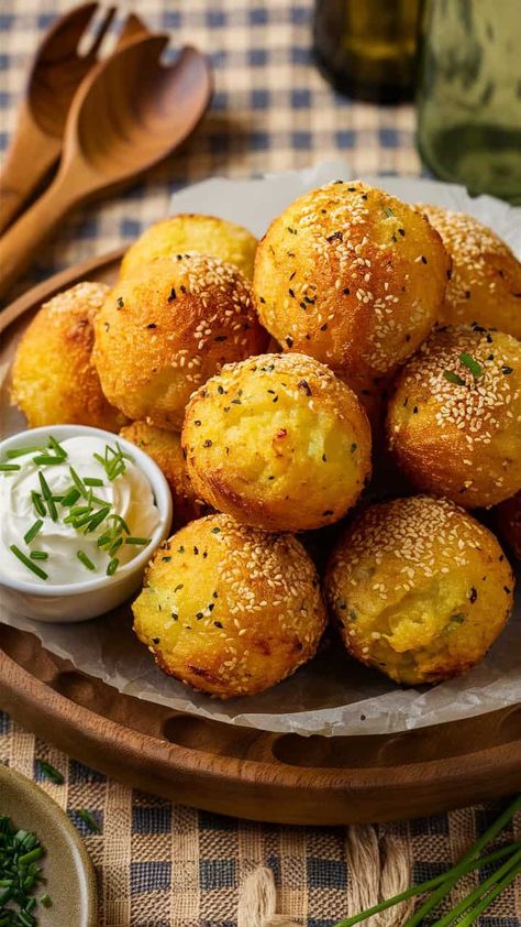 Air Fryer Mashed Potato Balls Mashed Potatoes Balls Air Fryer, Air Fryer Cheese Puffs, Air Fried Mashed Potato Balls, Air Fryer Mashed Potato Cakes, Crispy Potato Balls Air Fryer, Potato Cheese Balls Air Fryer, Bread Balls Recipe, Mash Potato Appetizer, Leftover Mashed Potatoes Air Fryer