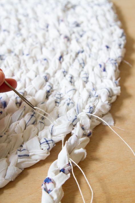 make your own: braided rag rug. – Reading My Tea Leaves – Slow, simple, sustainable living. Toothbrush Rug Instructions, Diy Crochet Rag Rug, Kids Crochet Projects, Braided Rag Rug Diy, Mindfulness Activities For Adults, Reading My Tea Leaves, Rag Rug Diy, Creative Exercises, Old Embroidery