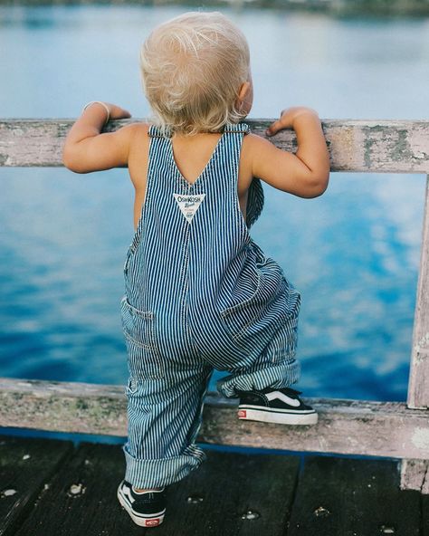 Boys Overalls Outfit, Hippie Boy Outfits, Baby Overall Outfit, Baby Overalls Outfit, Overall Baby Boy Outfit, Baby Boy Overalls Outfit, Babies In Overalls, Vintage Boy Outfits, Toddler Overalls Outfit Boys