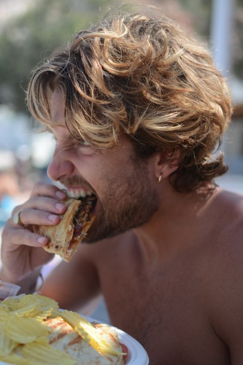 Surf Hair, Surfer Hair, Free Photo Filters, Wardrobe Style, Van Life, Hair Goals, Mens Hairstyles, Life Is Good, Hair Cuts