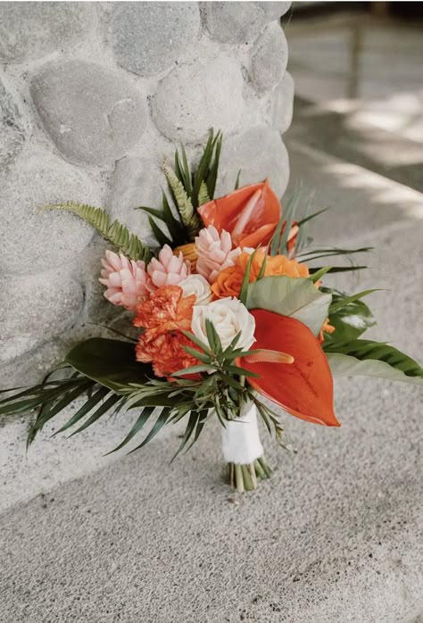 Outside Wedding Reception Ideas, 6 Bridesmaids, Maile Lei, Tropical Bridal Bouquet, Tropical Wedding Bouquets, Wedding Outside, Tropical Bouquet, Tropical Wedding Theme, Tropical Wedding Decor