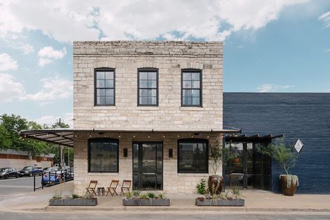 With hand-crafted bunks and black mountain marble countertops, Native Hostel is changing what you know about shared lodging. The Austin accommodations offer 12 rooms housed in an old limestone building. Rooms range from four to six-bed dorm-style bunkhouses, loft suites,... Event Space Design, Boutique Hostels, Cafe Seating, Box Studio, Black Rabbit, Outdoor Cafe, Bar Kitchen, Kitchen Pictures, Authentic Living