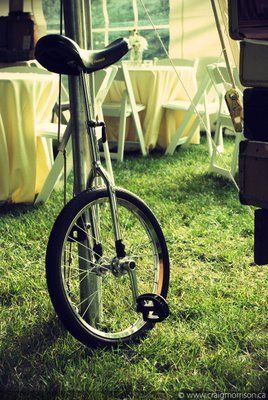 DECORATION: Unicycle Vintage Circus Theme, Circus Wedding, Unicycle, Circus Theme Party, Hobbies To Try, Clowning Around, Fun Fair, Circus Theme, Vintage Circus