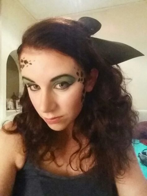 Toothless makeup ( how to train your dragon) Toothless Makeup, Toothless Costume, Dragon Makeup, 90s Halloween Costumes, Halloween 2017, Toothless, Cosplay Tutorial, Halloween Inspiration, Halloween Cosplay