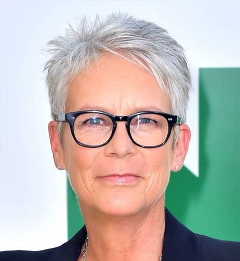 Jamie Lee Curtis Haircut, Jamie Lee Curtis Hair, Straight Homecoming Hairstyles, Grey Hair And Glasses, Short Blonde Pixie, Woman With Glasses, Lee Curtis, Short Grey Hair, Super Short Hair