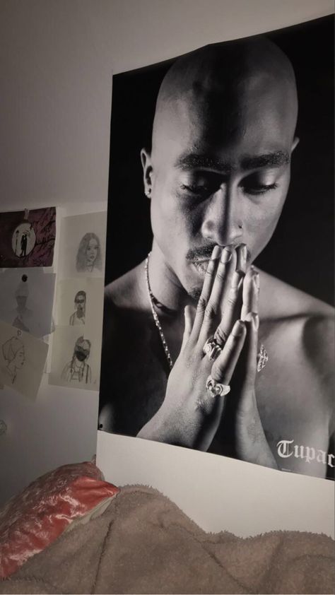 2pac Poster, Detroit Police Department, Poster Room Decor, Poster Room, Slim Shady, Room Makeover Bedroom, Eminem, Room Makeover, Historical Figures