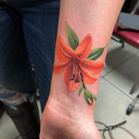 Orange Lily Flower Tattoo, Lily Flower Tattoos Color, Orange Tiger Lily Tattoo, Orange Colored Tattoo, Orange Day Lily Tattoo, Tiger Lily Tattoos For Women, Womens Color Tattoos, Tiger Lily Tattoo Color, Colored Lily Tattoo