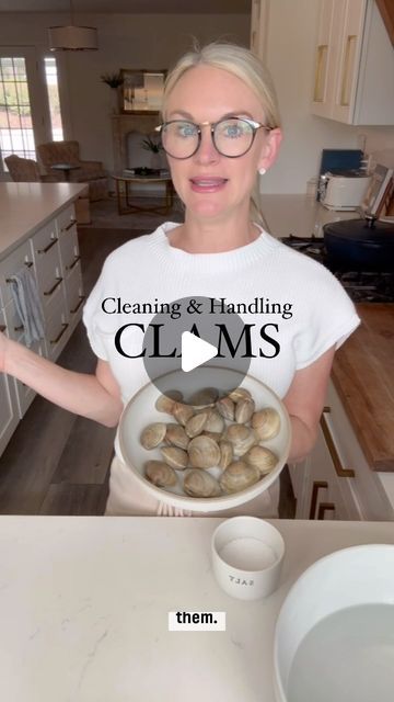 Andrea LeTard | Recipes from a Personal Chef on Instagram: "How to clean clams. How to handle clams. Very useful info if you enjoy clams but never make them at home! This spring weather on 30a has me thinking of our Amalfi Coast trip, so I’m working on recreating and perfecting the traditional Clams with Spaghetti dish I ordered like 100 times while we were there! LMK if yall would like that recipe!" Clam Recipes Fresh, Steamer Clam Recipes, How To Steam Clams, Steam Clams, Steamer Clams White Wine, How To Clean Clams, Littleneck Clams, Personal Chef, Spring Weather