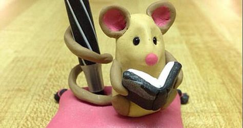 Just Pinned to Animals: Mouse Reading A Book Pencil Pen Holder of Polymer Clay by MarysCraftyTreasures $32.00 http://ift.tt/2omUMme Polymer Clay Cute Figures, Polymer Clay Pen Holder, Clay Pen Holder, Mouse Reading A Book, Clay Pens, Polymer Clay Pens, Polymer Clay Kunst, Crea Fimo, Clay Pen