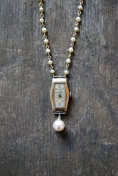 Bijoux Art Deco, Vintage Jewelry Ideas, Vintage Jewelry Repurposed, Vintage Jewelry Crafts, Ultrasonic Cleaner, Vintage Jewelry Art, Old Watches, Repurposed Jewelry, Assemblage Jewelry